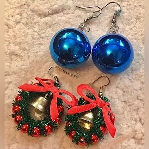 Vintage LOT 2 Pairs Christmas Holiday Earrings Blue Ornaments & Green Wreath Red